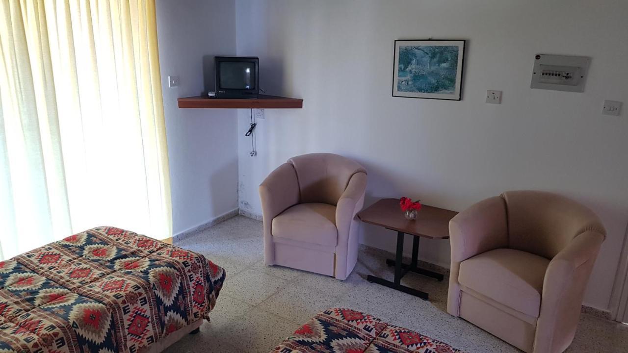 Citrus Tree Gardens Ξενοδοχείο Καραβάς Εξωτερικό φωτογραφία